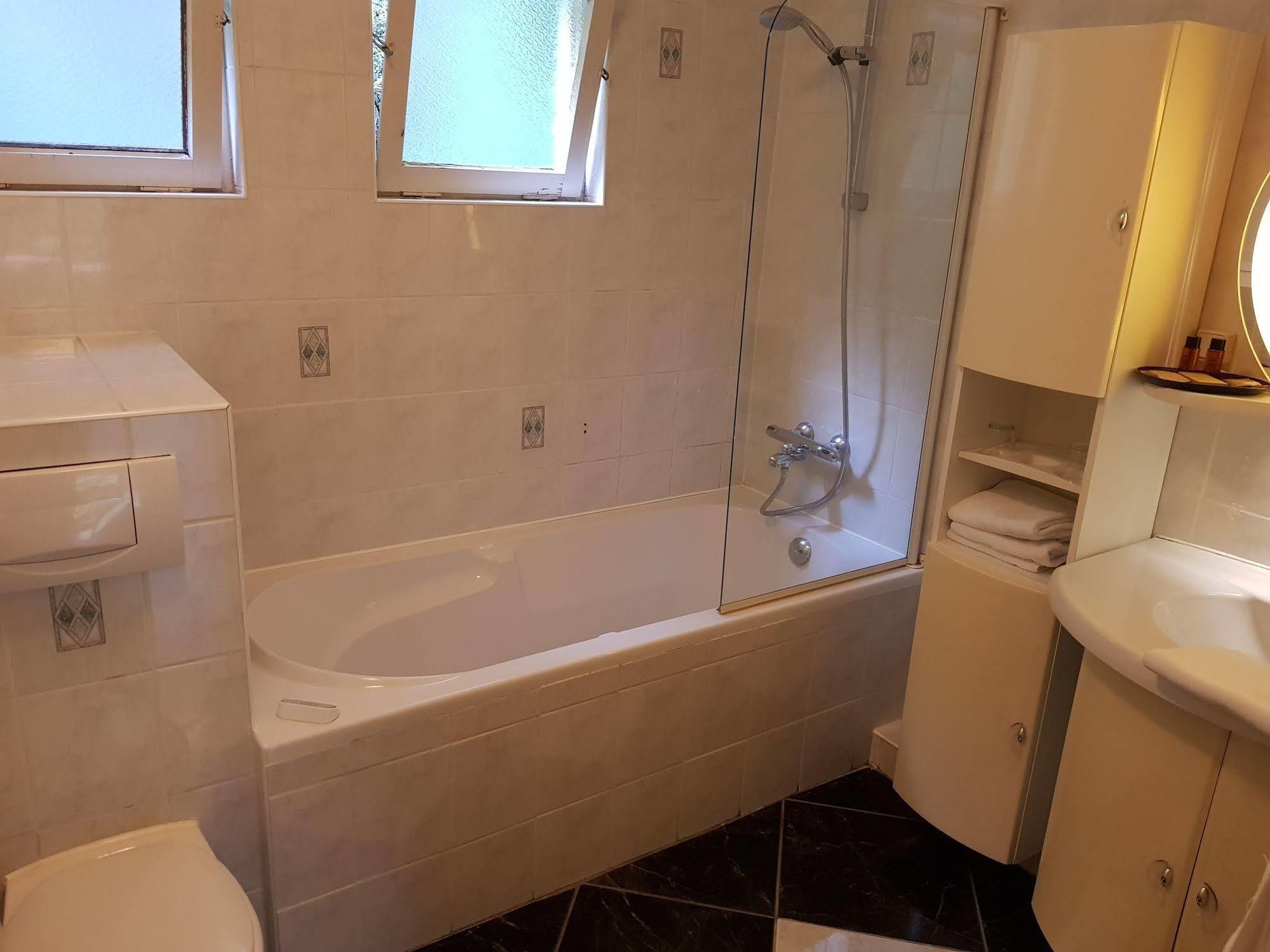 Hotel Kasteel Geulzicht Μάαστριχτ Εξωτερικό φωτογραφία